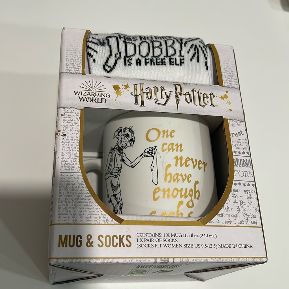 Harry Potter Wizarding World Dobby Elf Mug & Socks Gift Set